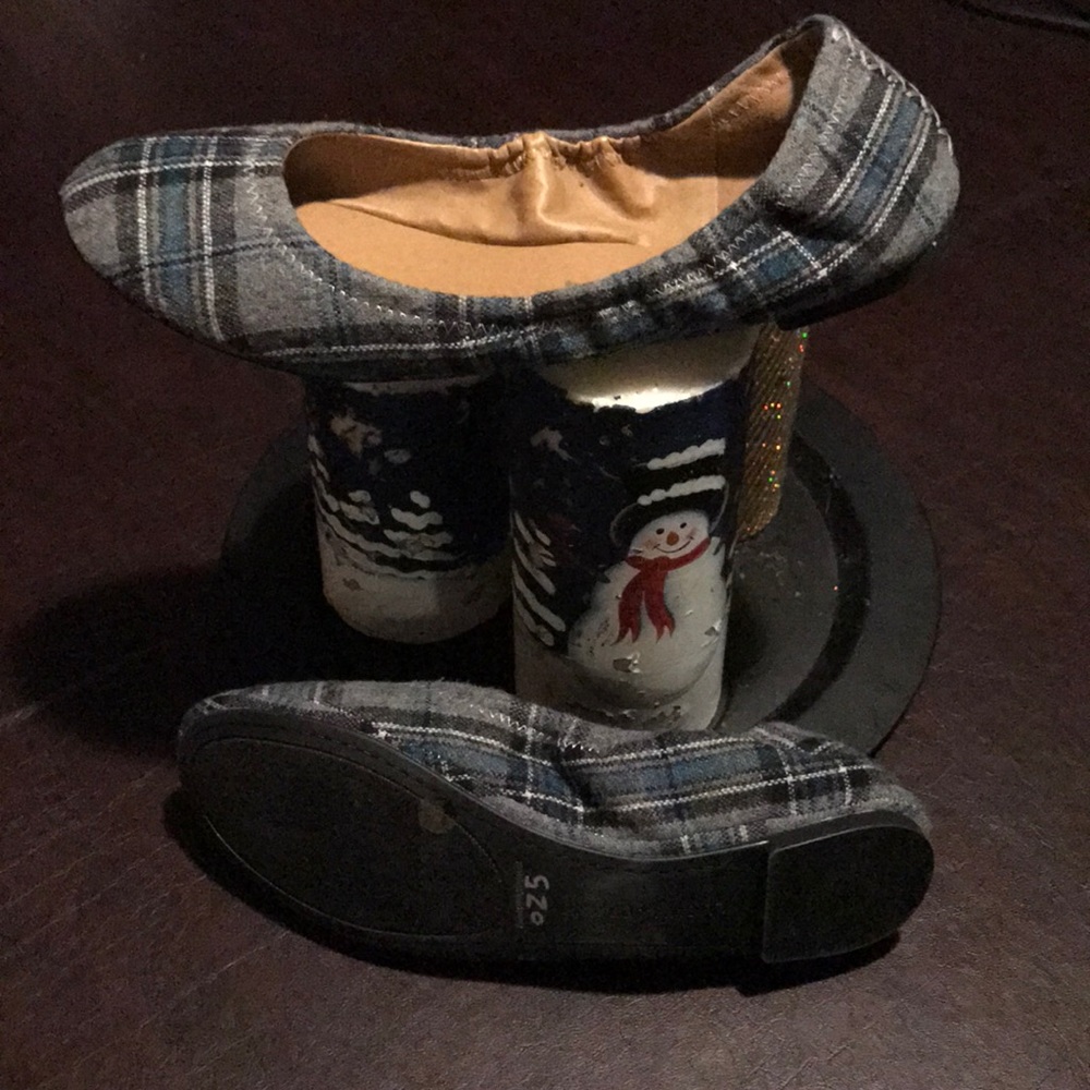 Lucky Brand blue and grey plaid flats size 7.5.